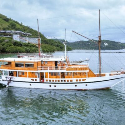 Flores Komodo Tour 5Days/4Nights 6 info tour komodo